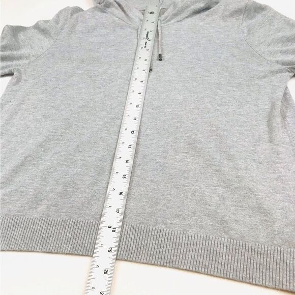 Fabletics Gray Cropped Light Hoodie Open Back - Women’s Medium‎ - Picture 9 of 12